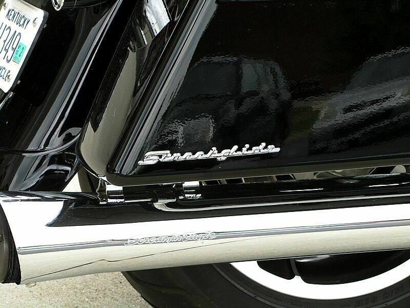 Street Glide Fender/SaddleBag Emblems StreetGlide - Moto Life Products